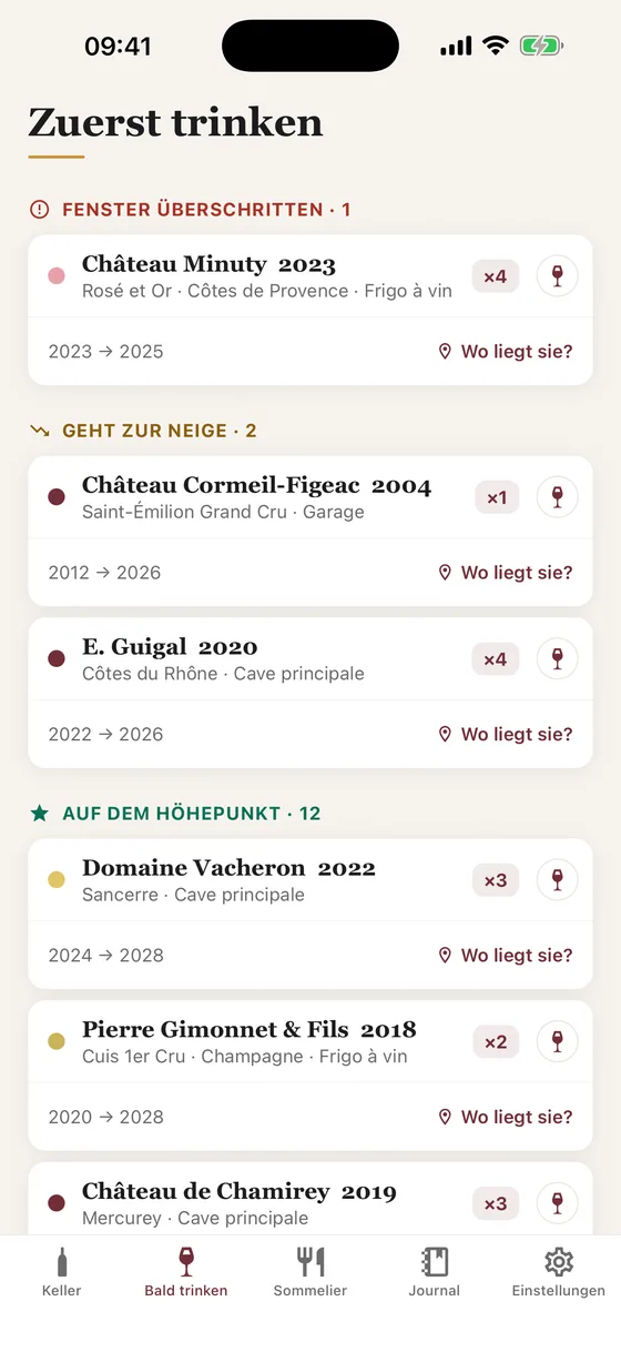 Der Bildschirm „Zuerst trinken“ der App Caviste: die Flaschen des Kellers nach Dringlichkeit gruppiert.