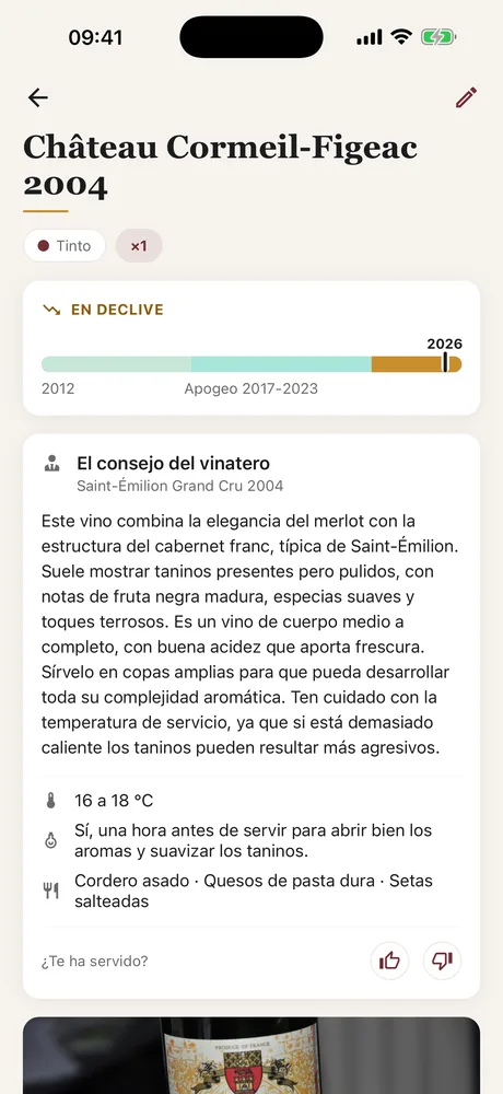 El consejo del vinatero en una ficha de Caviste: temperatura de servicio, decantación y maridajes, bajo el indicador de apogeo.