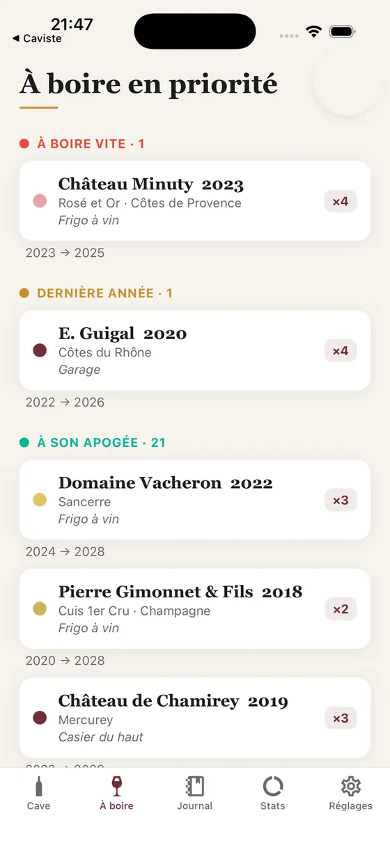 L'écran « À boire » de l'app Caviste : les bouteilles de la cave classées par urgence.