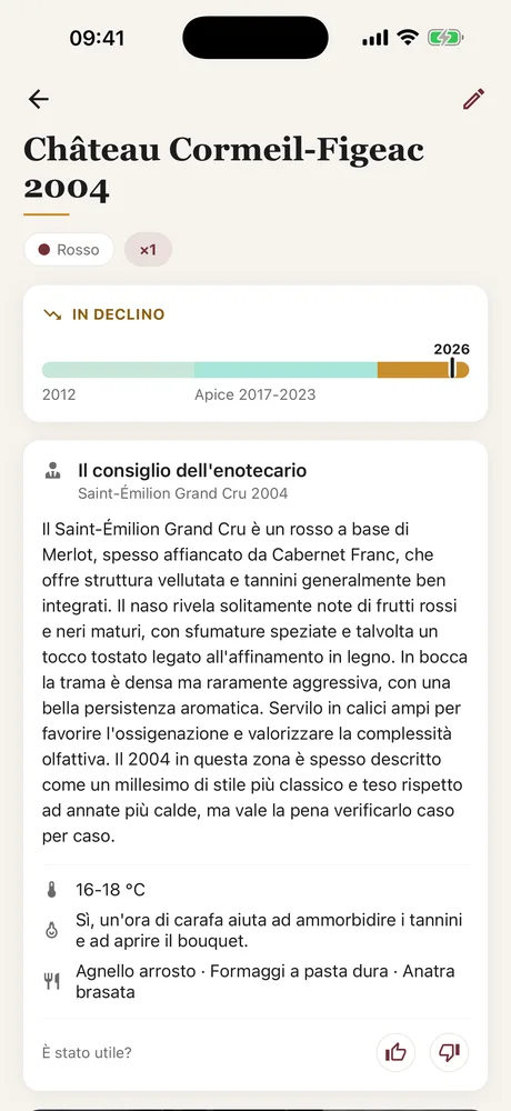 Il consiglio dell'enotecario su una scheda Caviste: temperatura di servizio, decantazione e abbinamenti, sotto l'indicatore di apice.